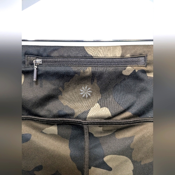 Athleta Lightening Camo 7/8 Tight Size Small Reflective Running - Picture 6 of 8